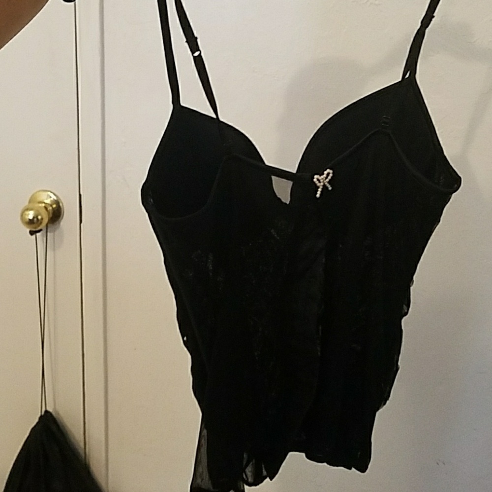 Lingerie - Picture 2 of 5